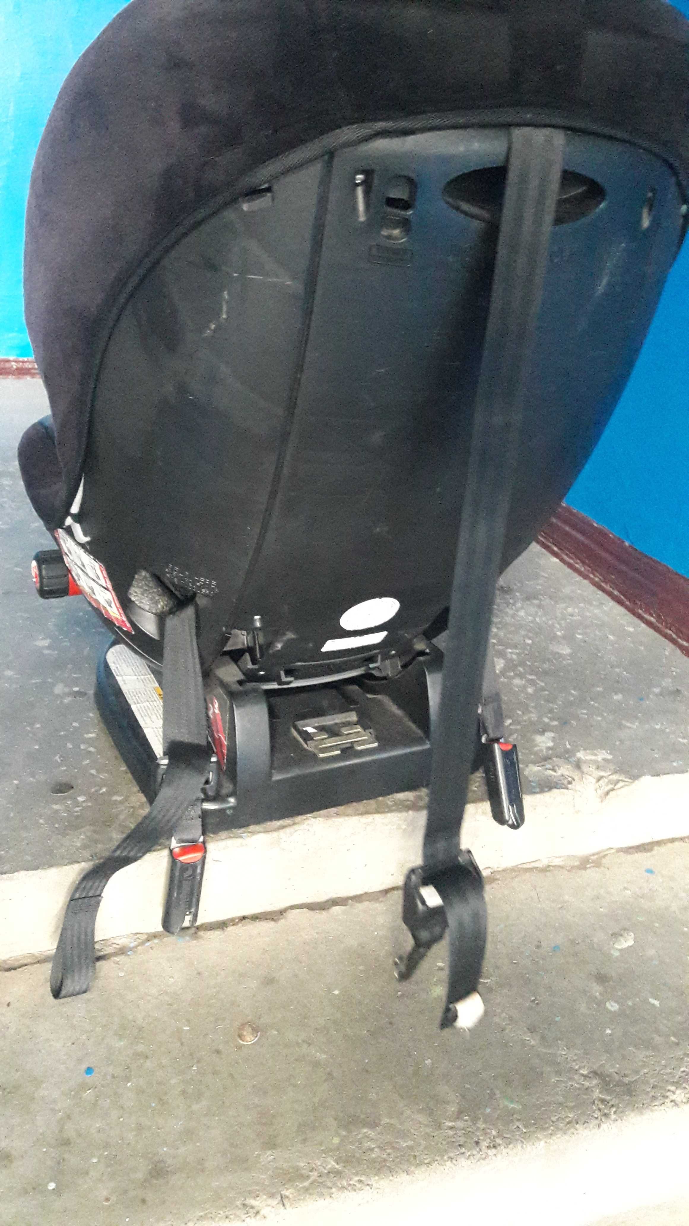 Детское автомобильное кресло с изофиксом. 9-23 кг. Канада
