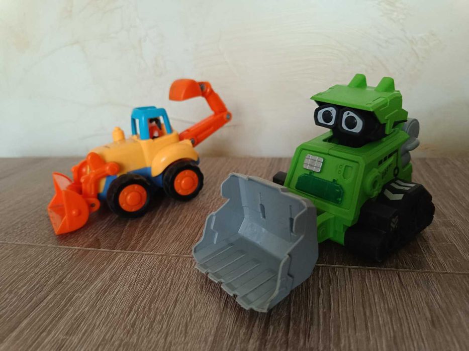 Іграшки трактори 2 шт.