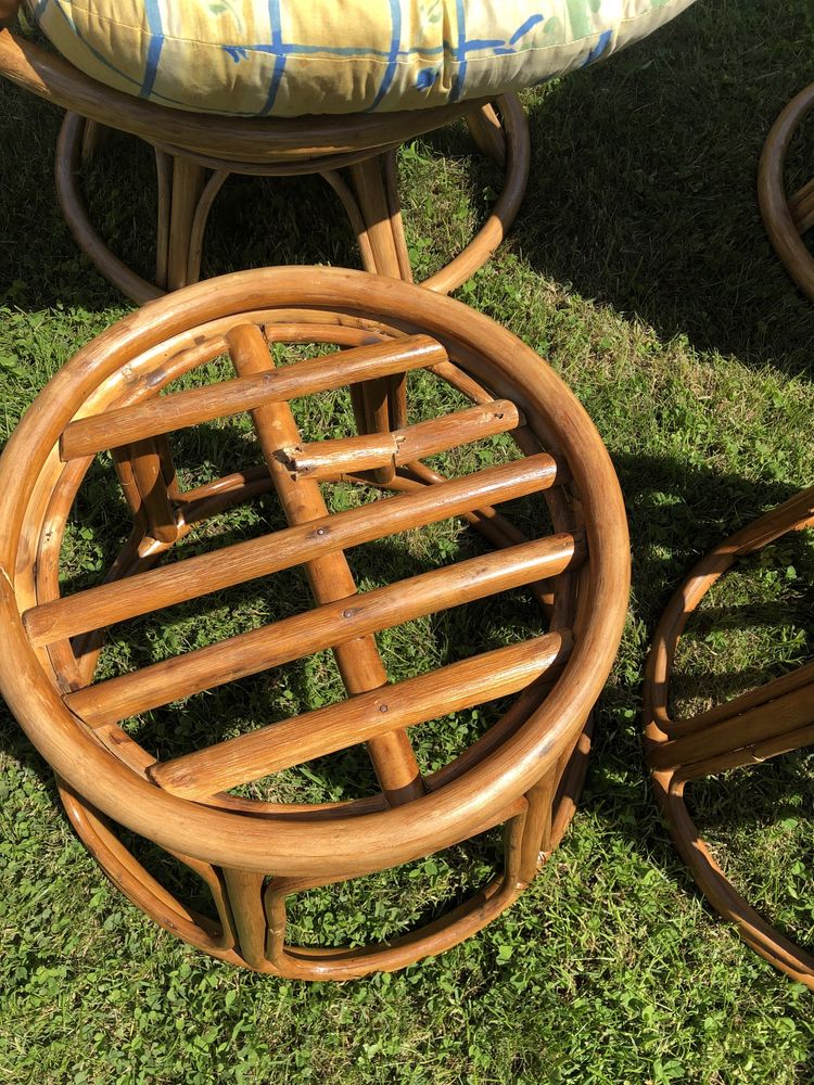 Fotele bambudowe z pufkami