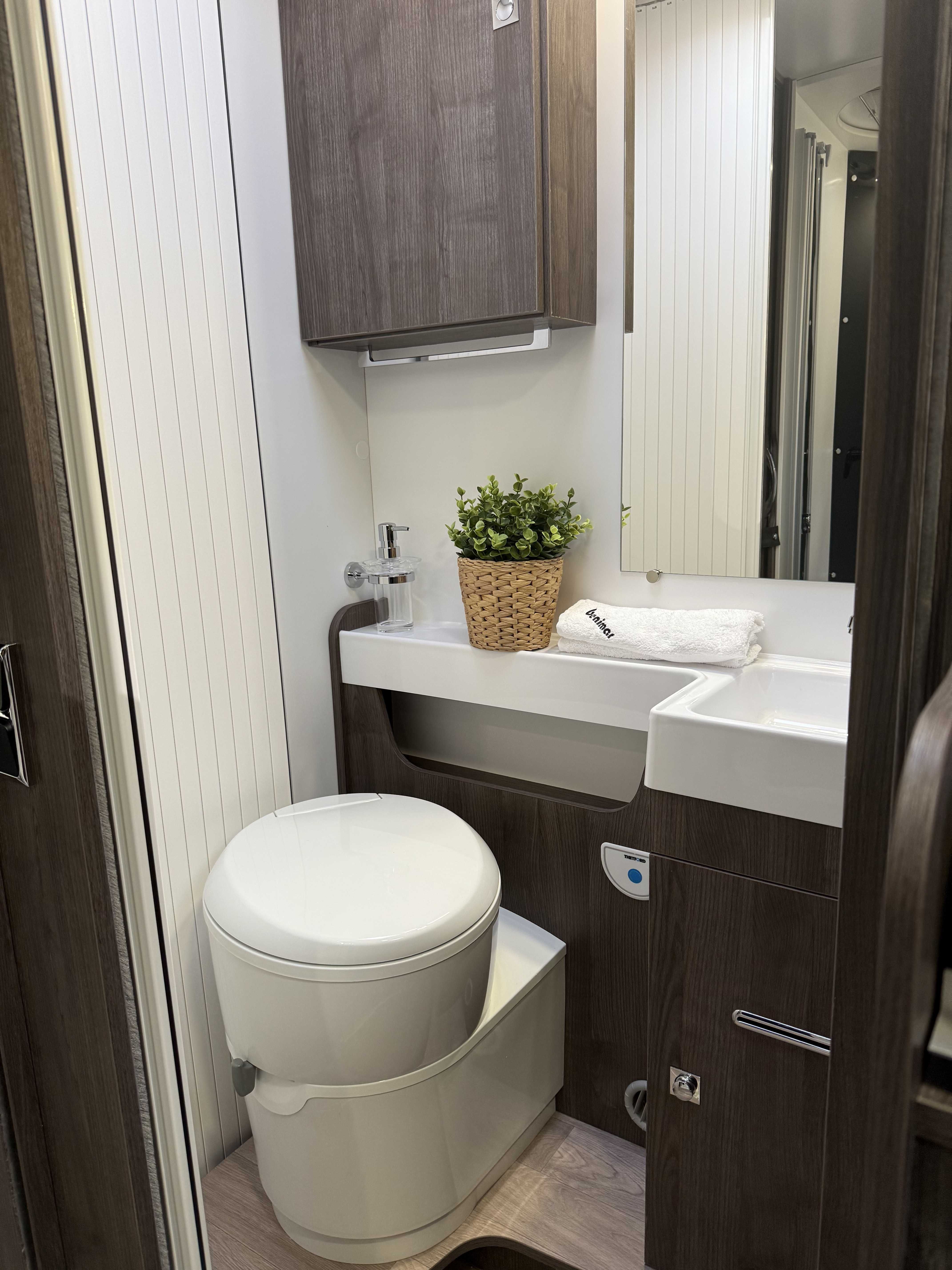 Kamper na wynajem Benimar Tessoro 468 Special Edition 4-osobowy