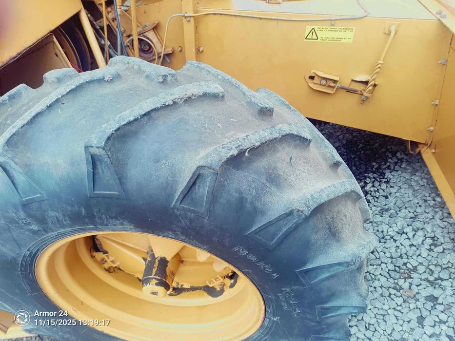 Kombajn zbożowy sampo 500 z kabiną