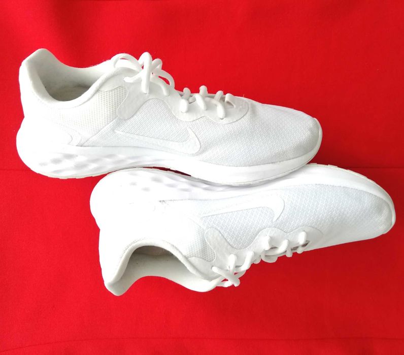43 Nike oryginalne męskie Revolution Premium Running białe air run