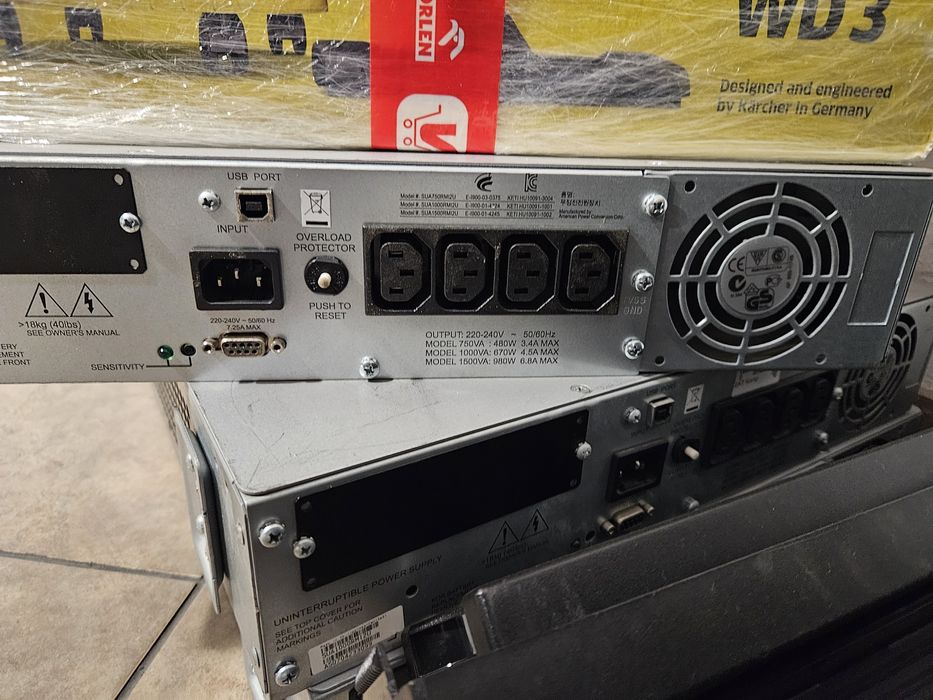 UPS firmy APC 1000 pełny Sinus