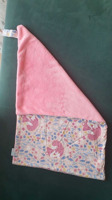 Pluszowy kocyk do nosidełka/ spacerówki