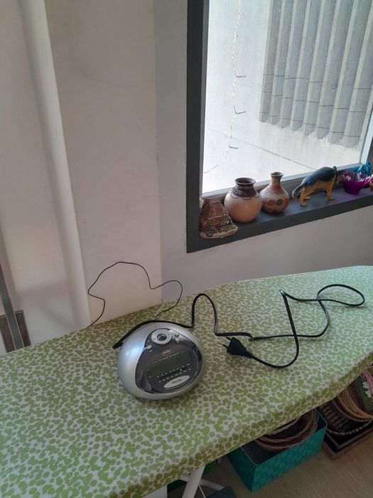 Vendo Rádio Despertador ELTA muito bonito como novo