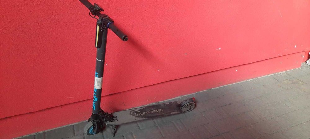 Hulajnoga Skymaster Moonstar na części plus dwie gratis