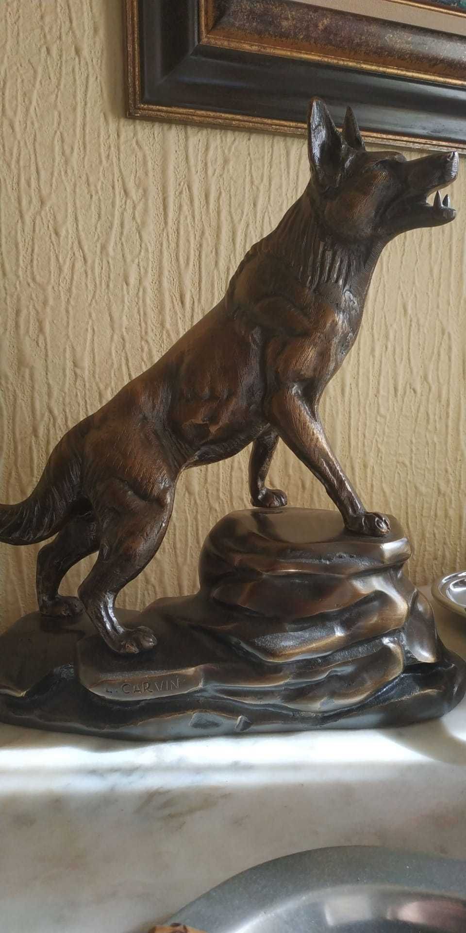Escultura em bronze L.Carvin