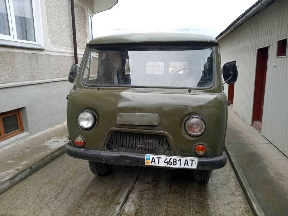Продам машину УАЗ-3962