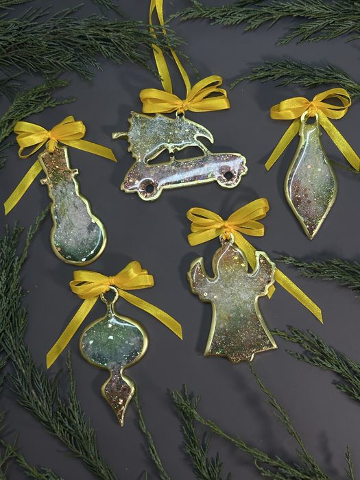 Новорічні іграшки набір смола ялинкові прикраси подарунок новий рік