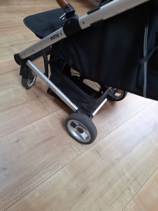 Wózek Mutsy Nexo, lekki, łatwo się składa.