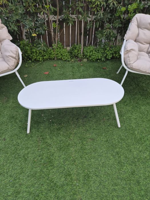 Conjunto de jardim em bom estado