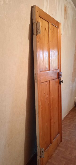 дверi вхiднi деревянi