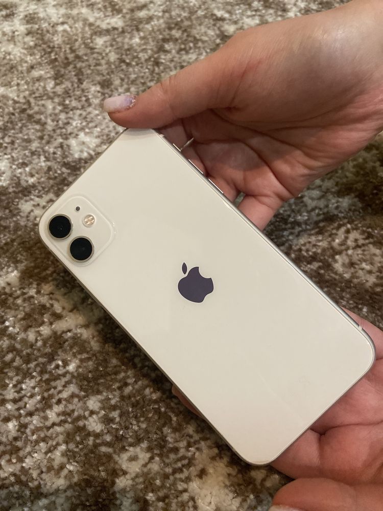 iPhone 11 в ідеальному стані