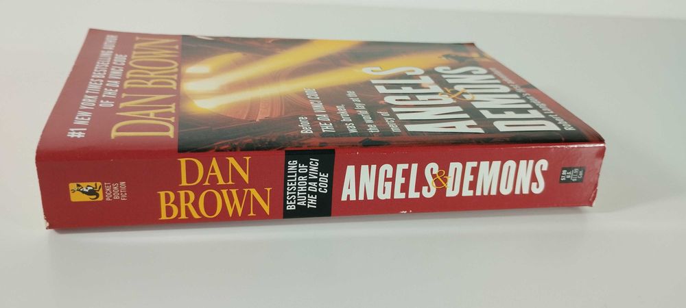 Angels & Demons - Dan Brown