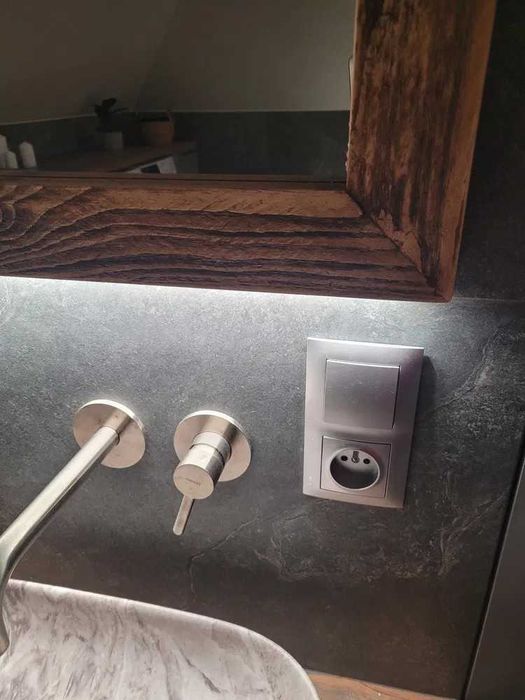 Lustro w ramie drewnianej na wymiar