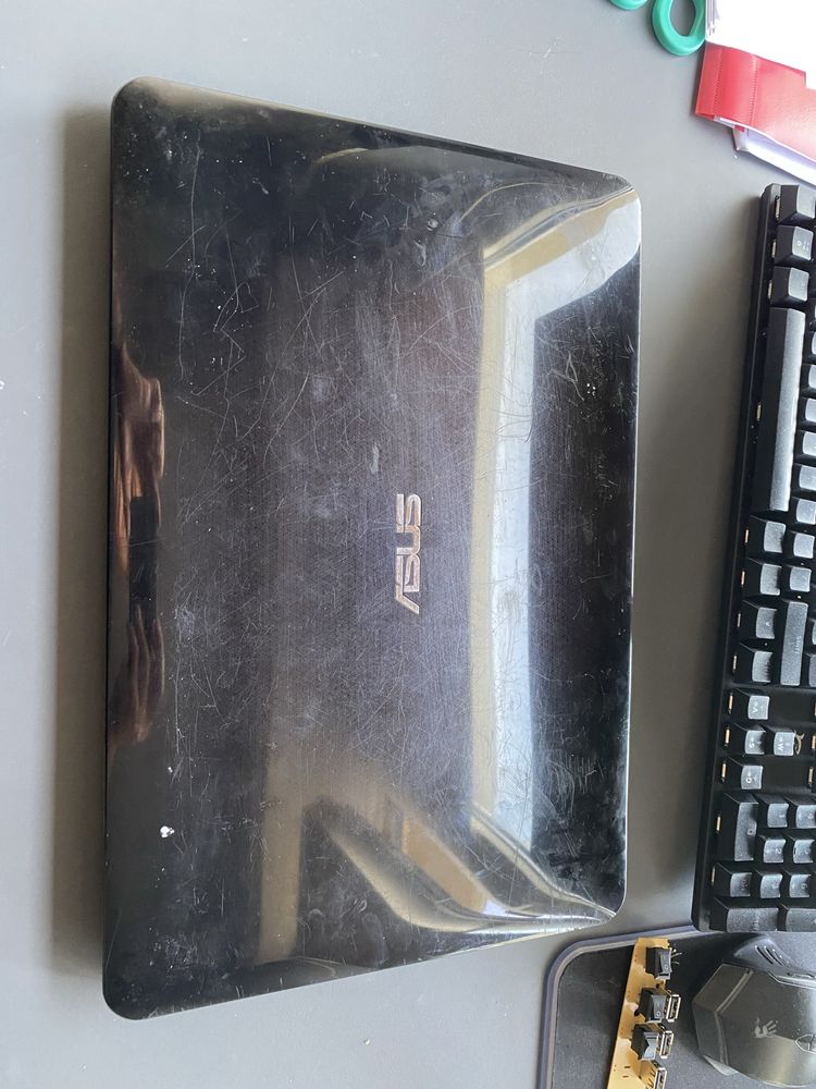 Asus A555L ( i7, 940m)