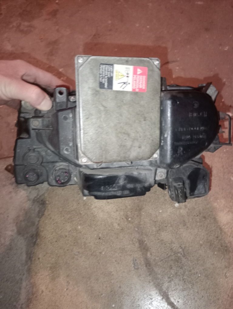 7Audi A8 i S8 Halogen lampa prawa xenon
