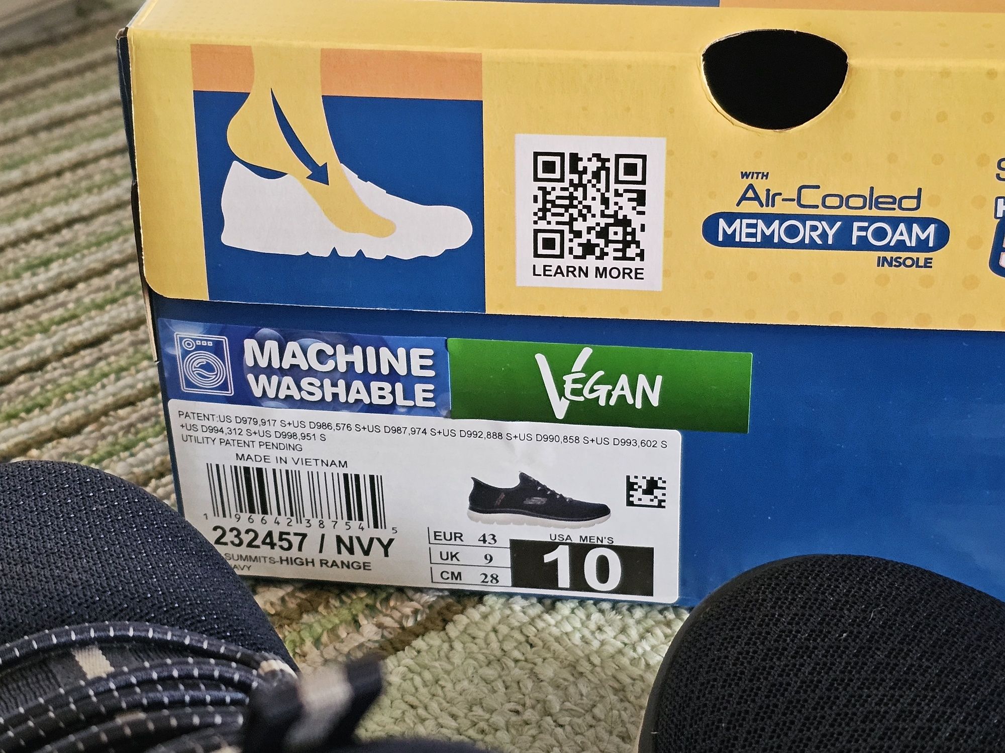 Skechers Summit Slip-ins 43