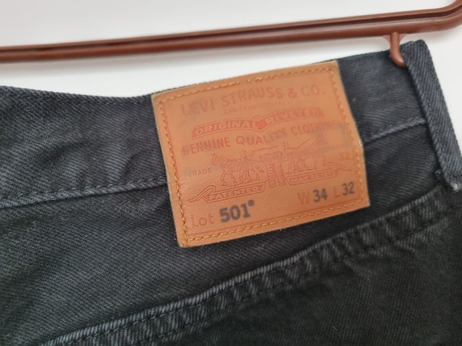 Jeansy męskie Levi's 501 - spodnie jeansowe - rozm. W 34 T 32
Sugeruję