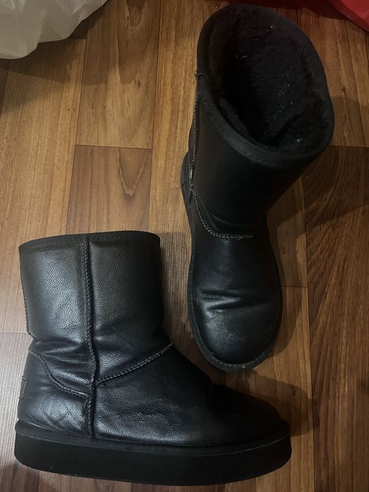 Віддам даром взуття жіноче та чоловіче