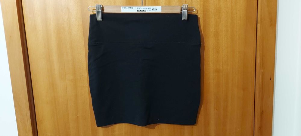 Mini-saia preta bom estado