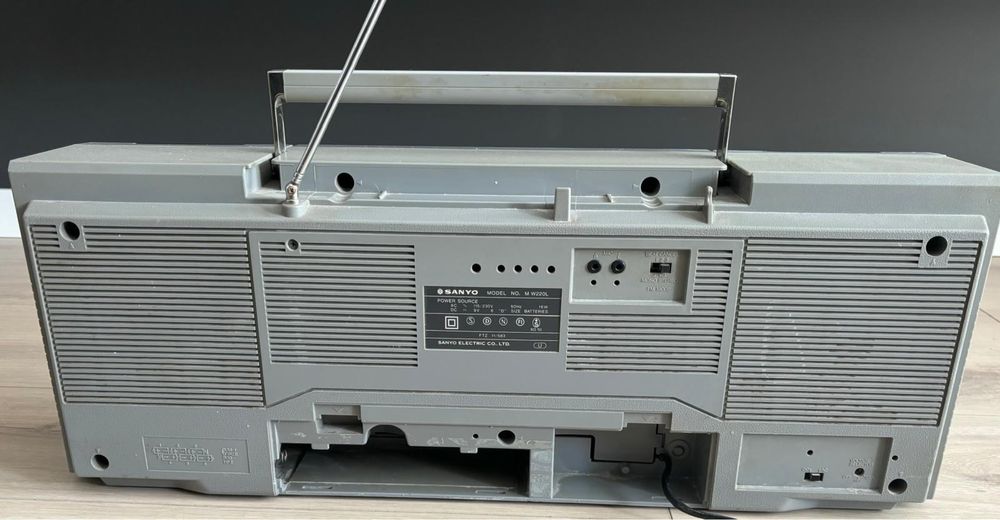 Radiomagnetofon Sanyo M W220L Radio magnetofon kasety sprawny prl