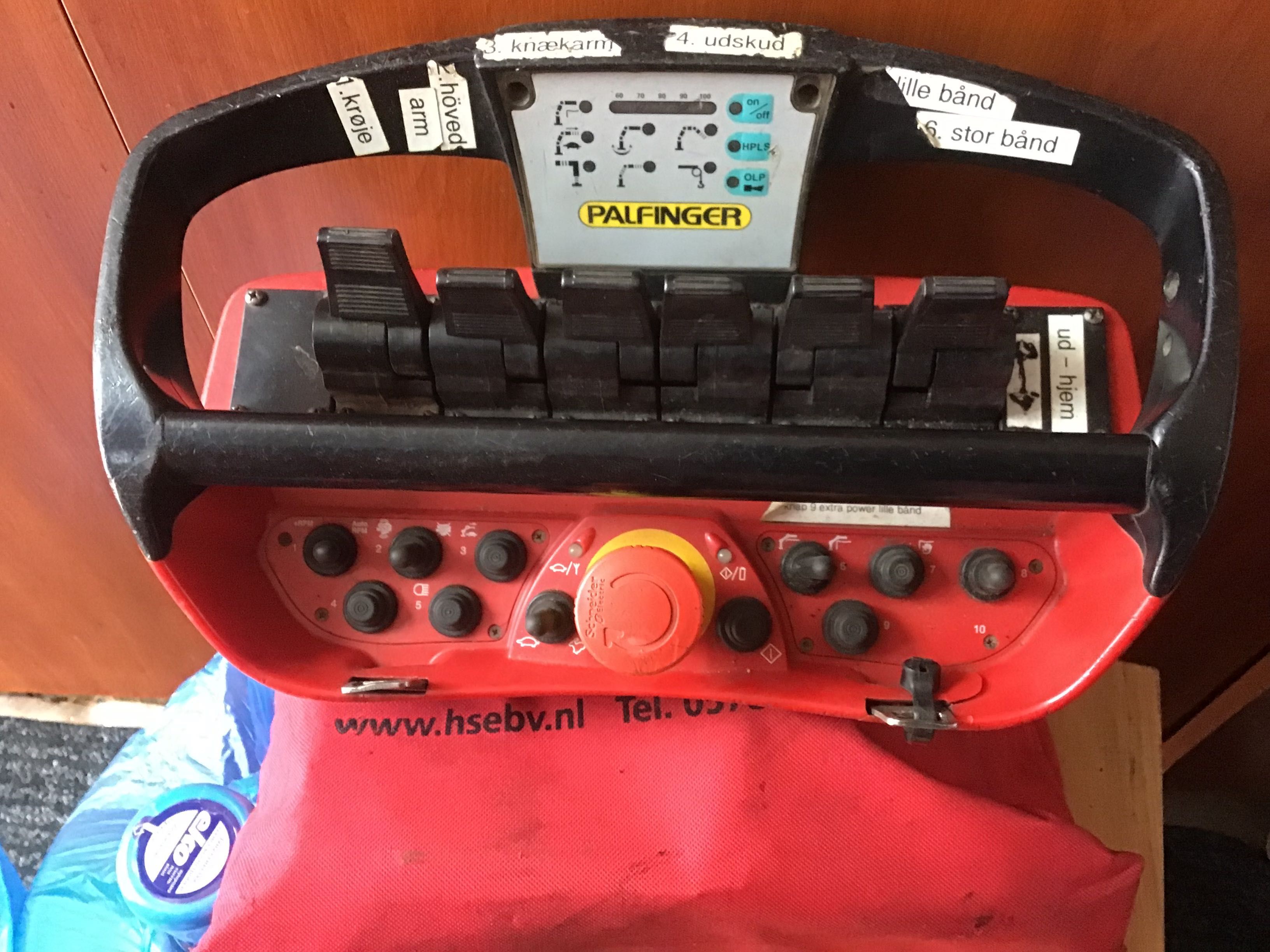 Кран маніпулятор Palfinger 32008. Radio
