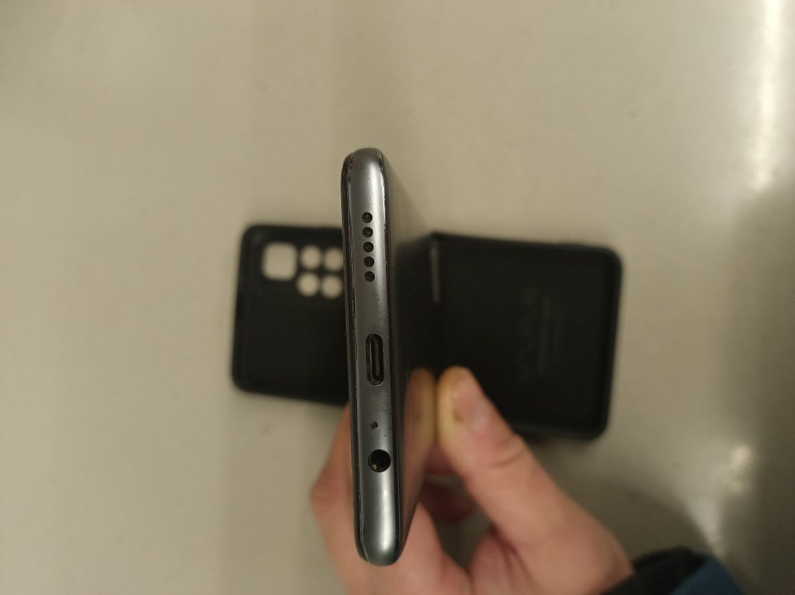 Продам POCO m4 pro 5g 4/64.