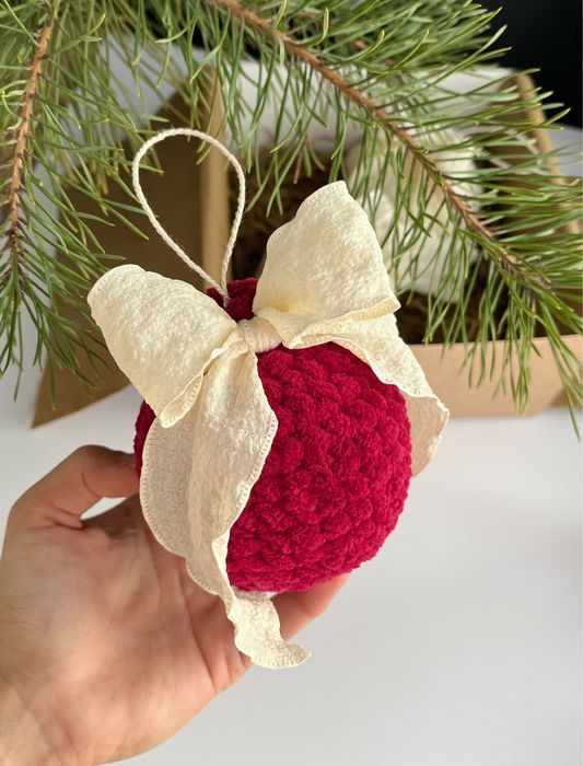 Іграшки на ялинку великі , вʼязані , шари на ялинку, новорічний декор