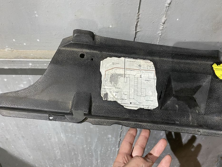 Кожух радіатора Ауді 100 с3, с4