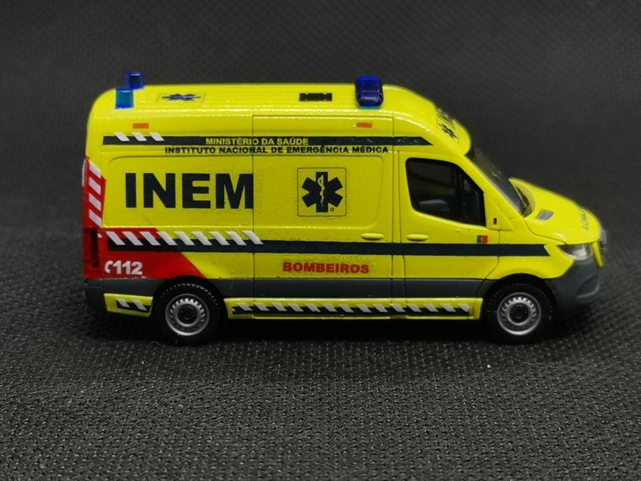 Carrinhas escala 1/87