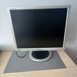 Monitor samsung  +klawiatura + dodatkowy kabel