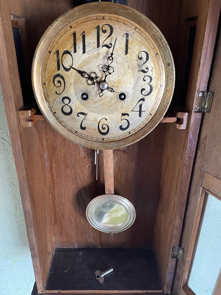 Старинные настенные часы с боем Kienzle
