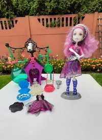 Monster High Lalka Ari Hauntington plus dom dla pupili