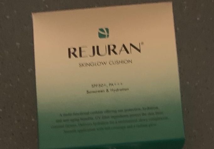 REJURAN Skinglow Cushion SPF 50+ — це більше, ніж тональний засіб