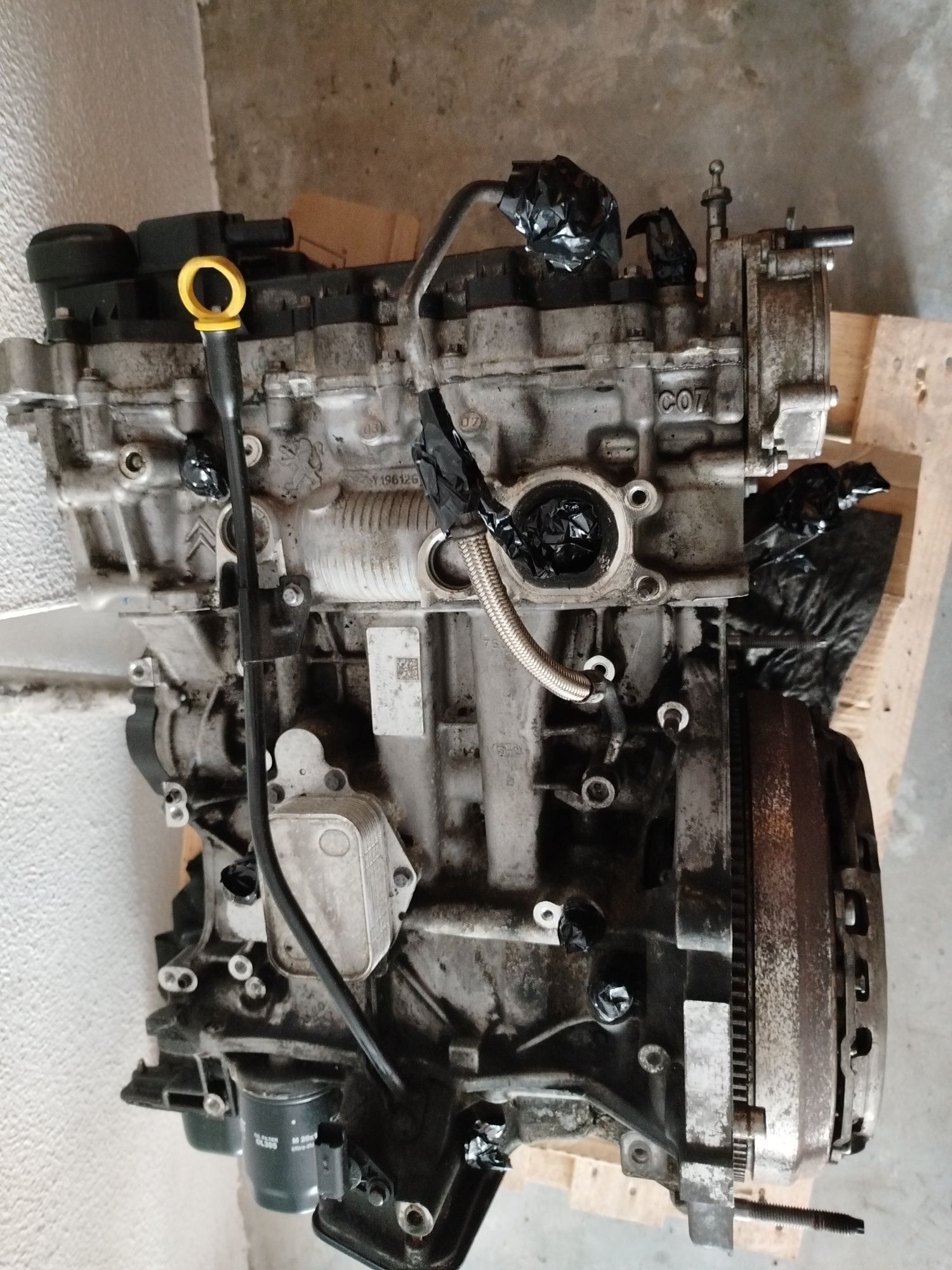 Motor PSA 1.2 THP de 130cv.  com código HN02