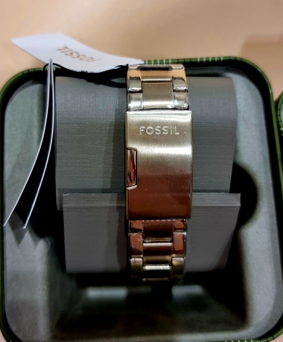 Часы женские Fossil
