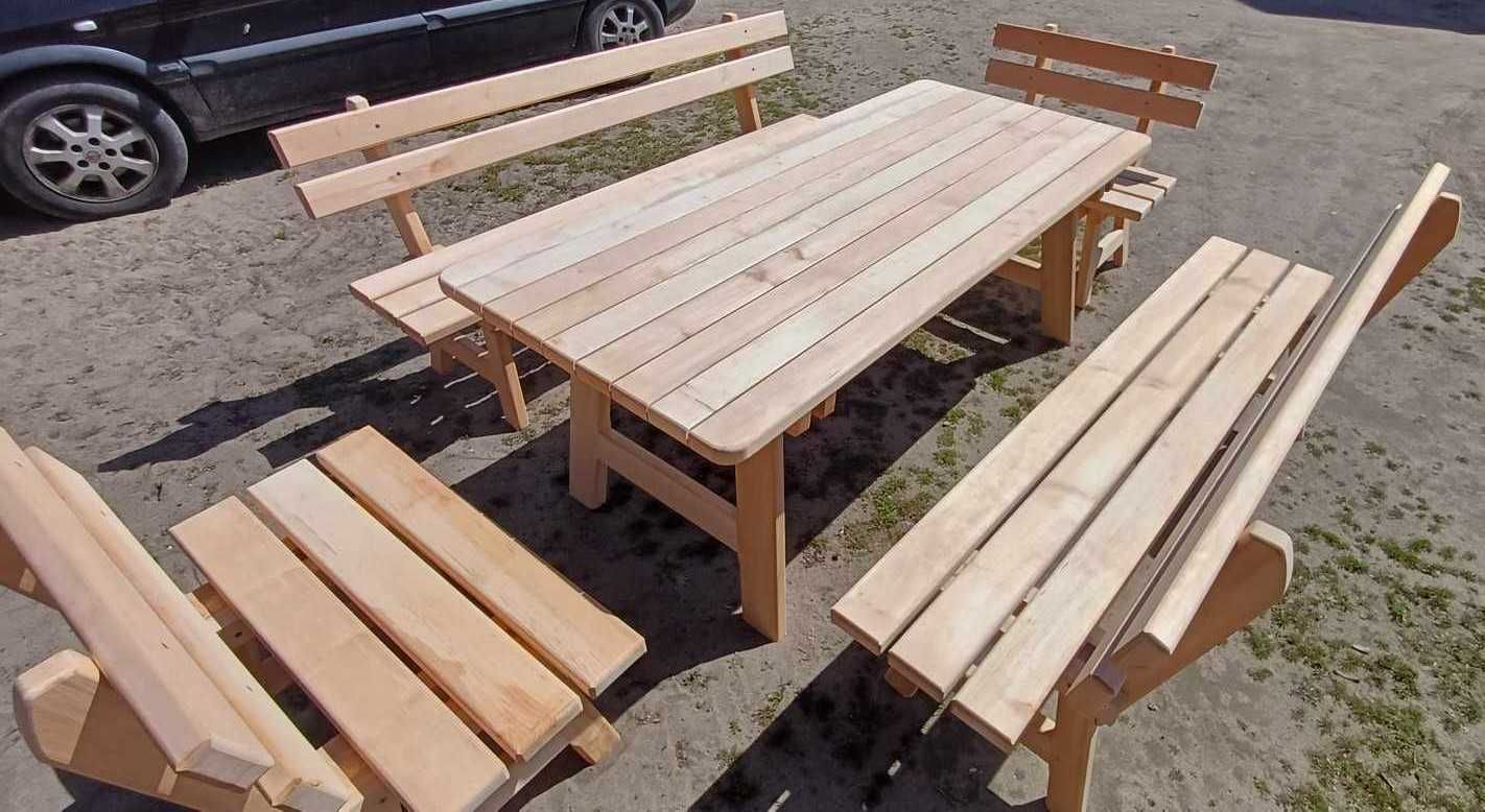 Zestaw ogrodowy (stół i 4 ławy)