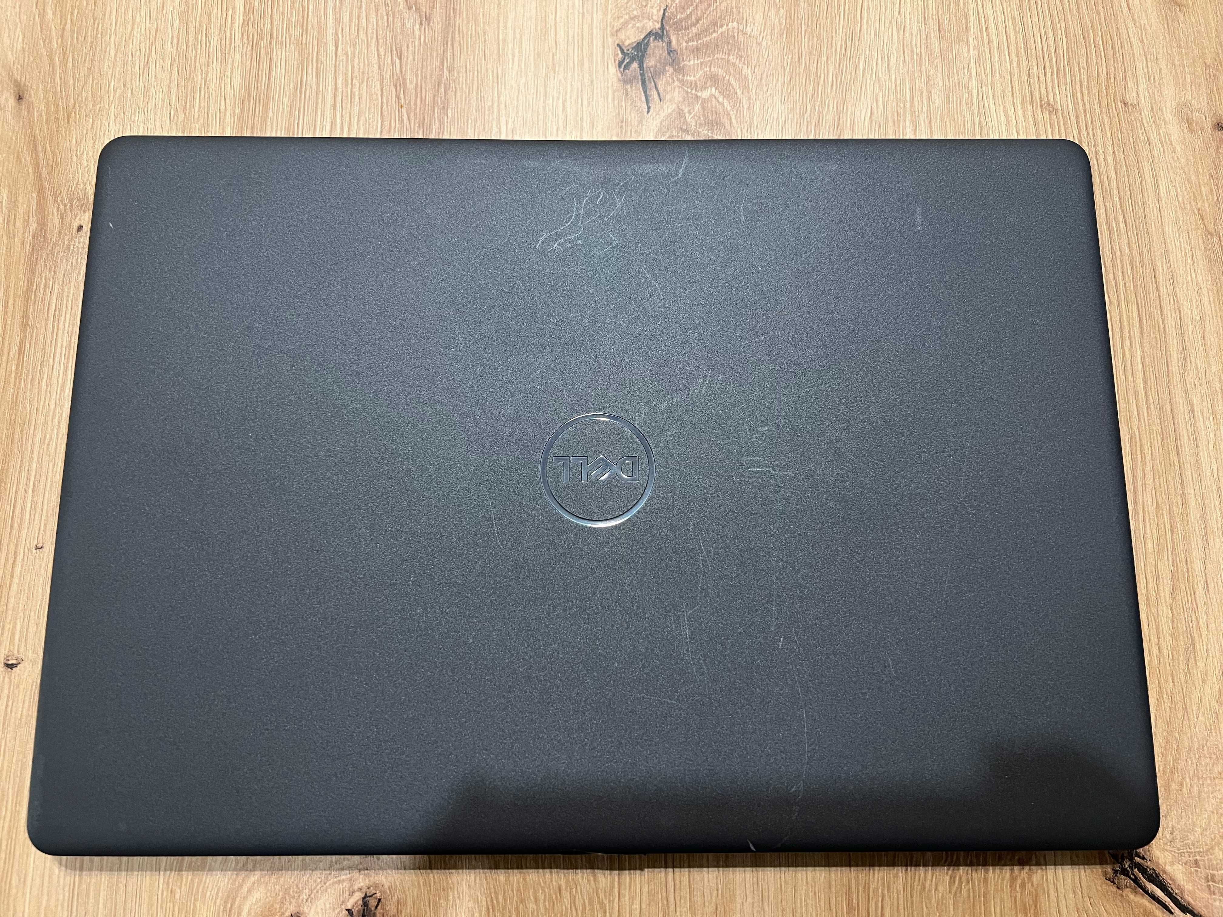 Dell Inspiron 3502 15,6" Intel Celeron / 4 GB / 128 GB