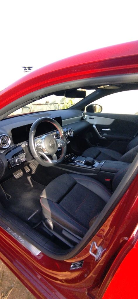 Mercedes Benz A 250 e AMG Line 39.000 km como novo