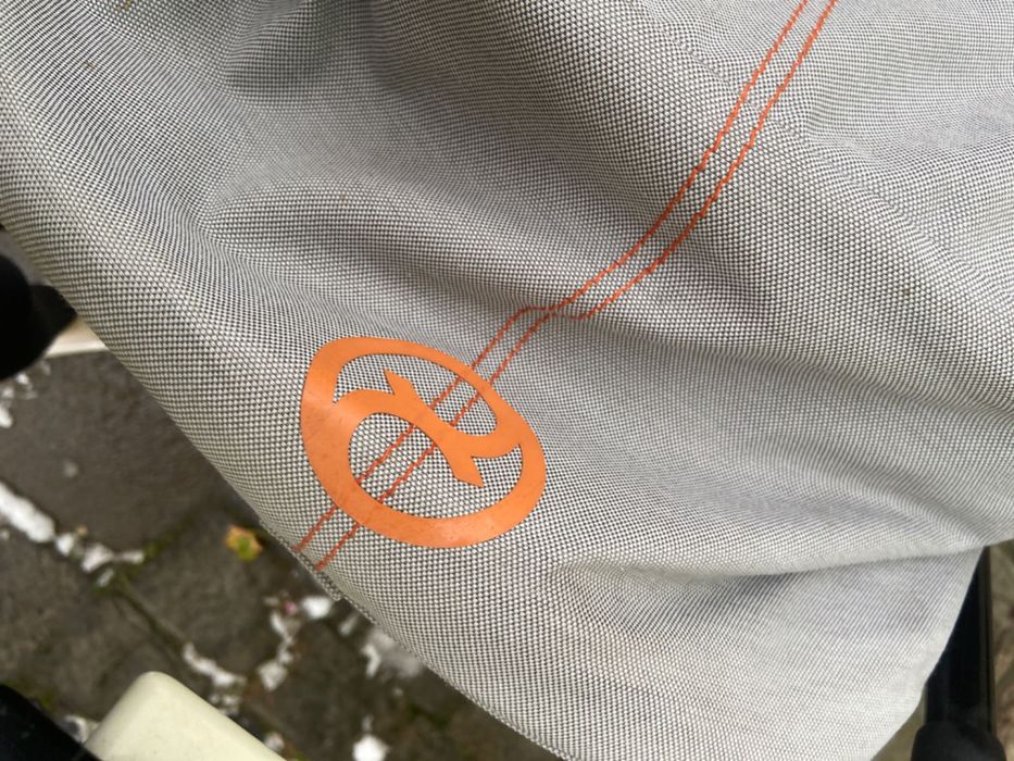 Cybex Beezy Lava Grey Прогулянкова коляска