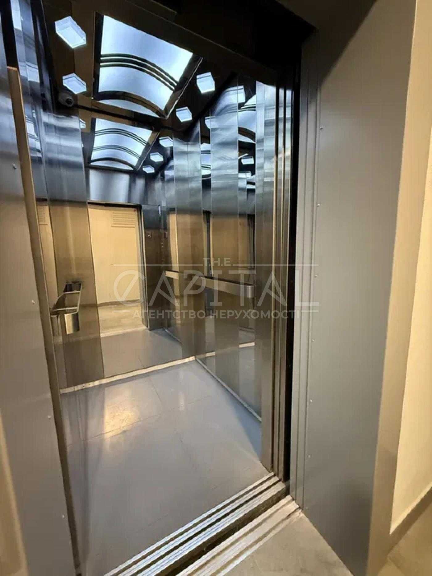 Перша здача 3-х кімнатна квартира, пр-т Степана Бандери, 32д