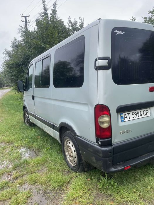 Автомобіль Опель Мовано 2005 року