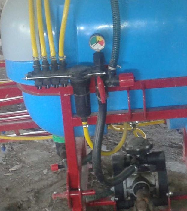 Обприскувач навісний 300 л, штанга 10 м Віракс Wirax для трактора