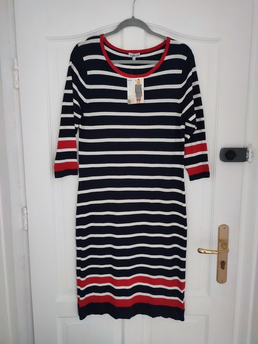 Sukienka sweterkowa z wiskozy