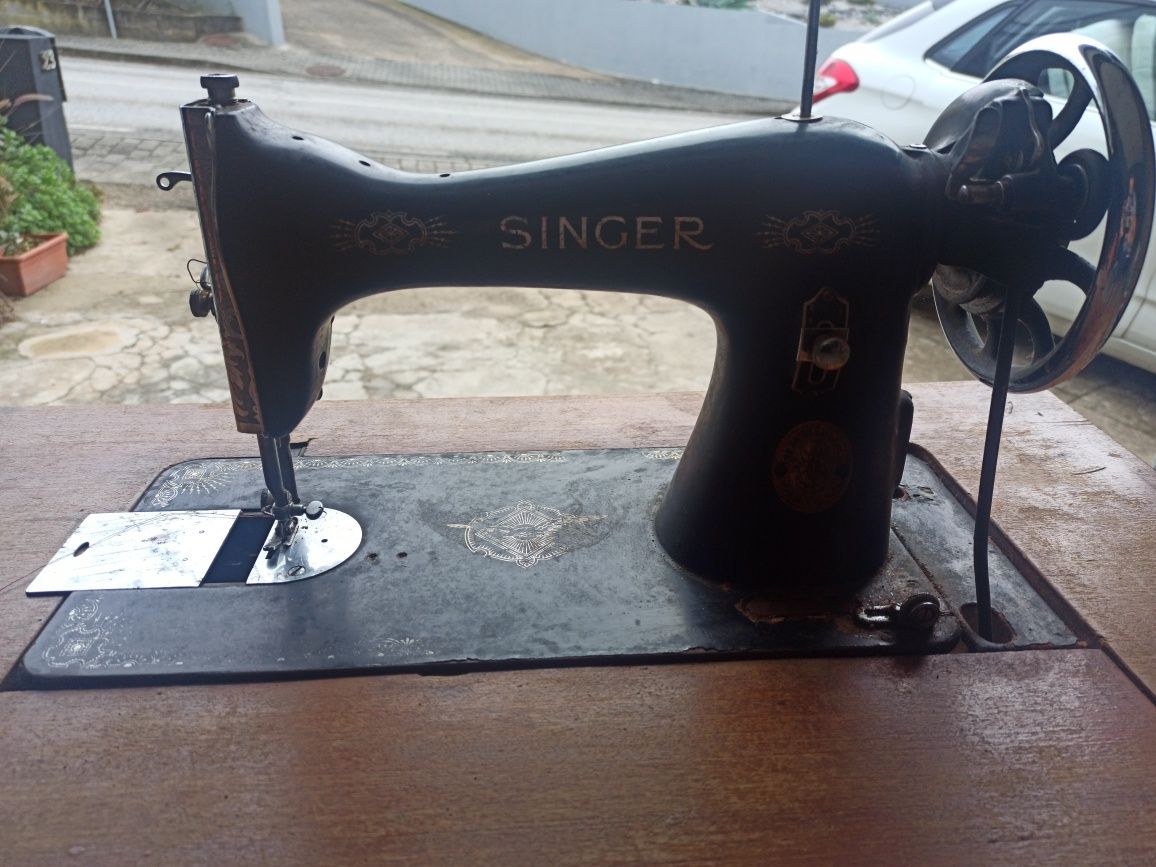 Máquina de costura Singer