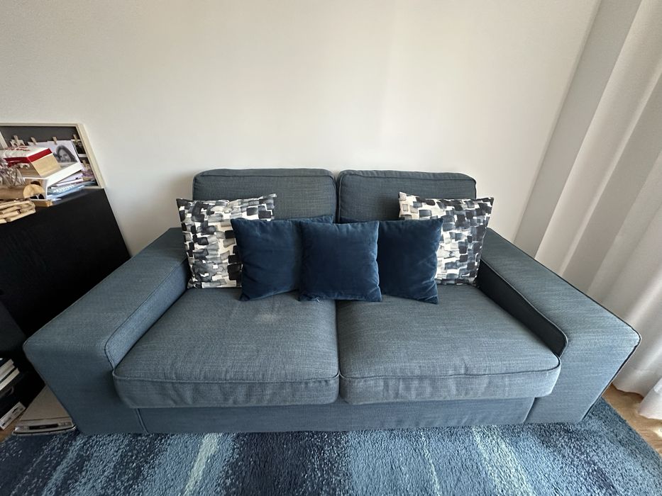 Sofa azul em tecido ikea