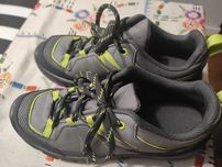 Buty Quecha, 2 razy założone, 35, mh120
