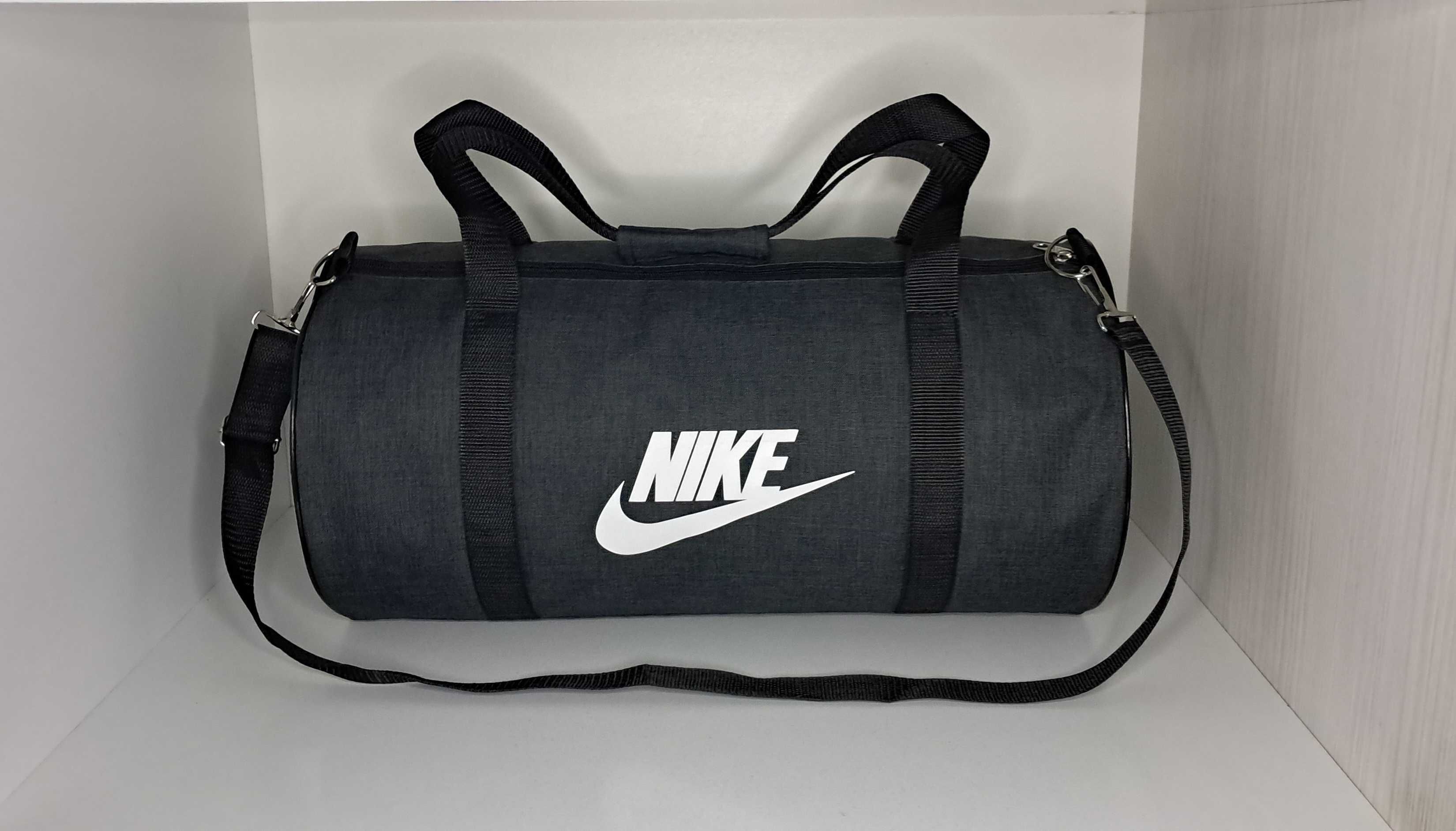 Сумка тубус Nike спортивная новая.