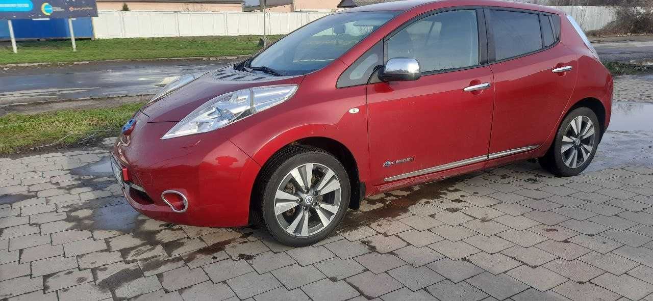 Nissan Leaf AZEO, макс. комплектація Tekna, камери 360°, музика BOSE